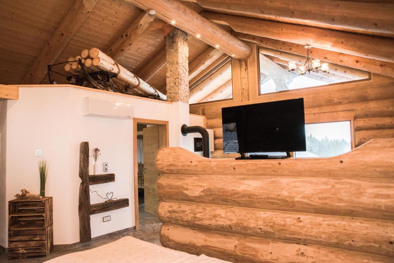 Blockhausen Luxus Chalets Oberschwarzenberg Экстерьер фото