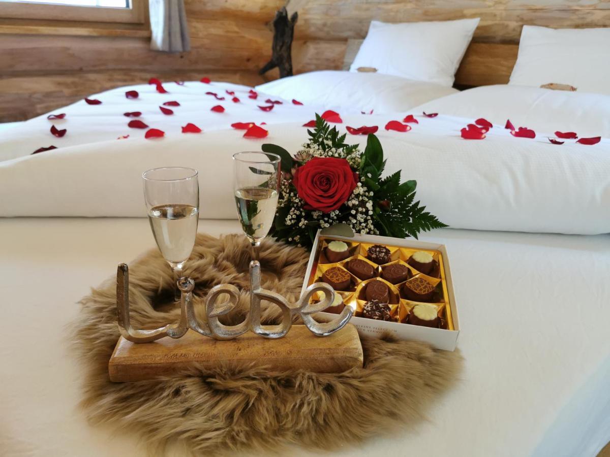 Blockhausen Luxus Chalets Oberschwarzenberg Экстерьер фото